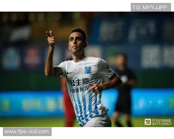 足球巨星魅力之音激燃心跳谱写荣耀篇章